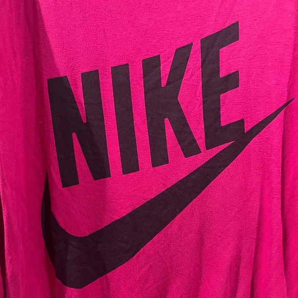 Hot pink NIKE size medium woman’s long sleeve top. GUC - Picture 2 of 5